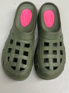 Skechers Olive Green Slip-On Sandals Clogs Women’s size 9